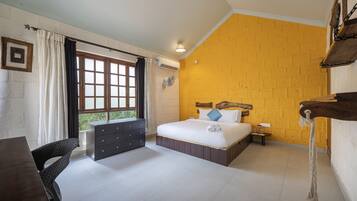 Superior Villa, 3 Bedrooms, Private Pool | Desk, blackout drapes, iron/ironing board, free WiFi