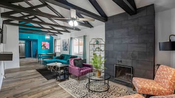 TV, fireplace