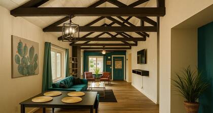 Gorgeous UNM/Nob Hill/Downtown PRIME location!!🏠 MONTHLY STAYS AVAILABLE!