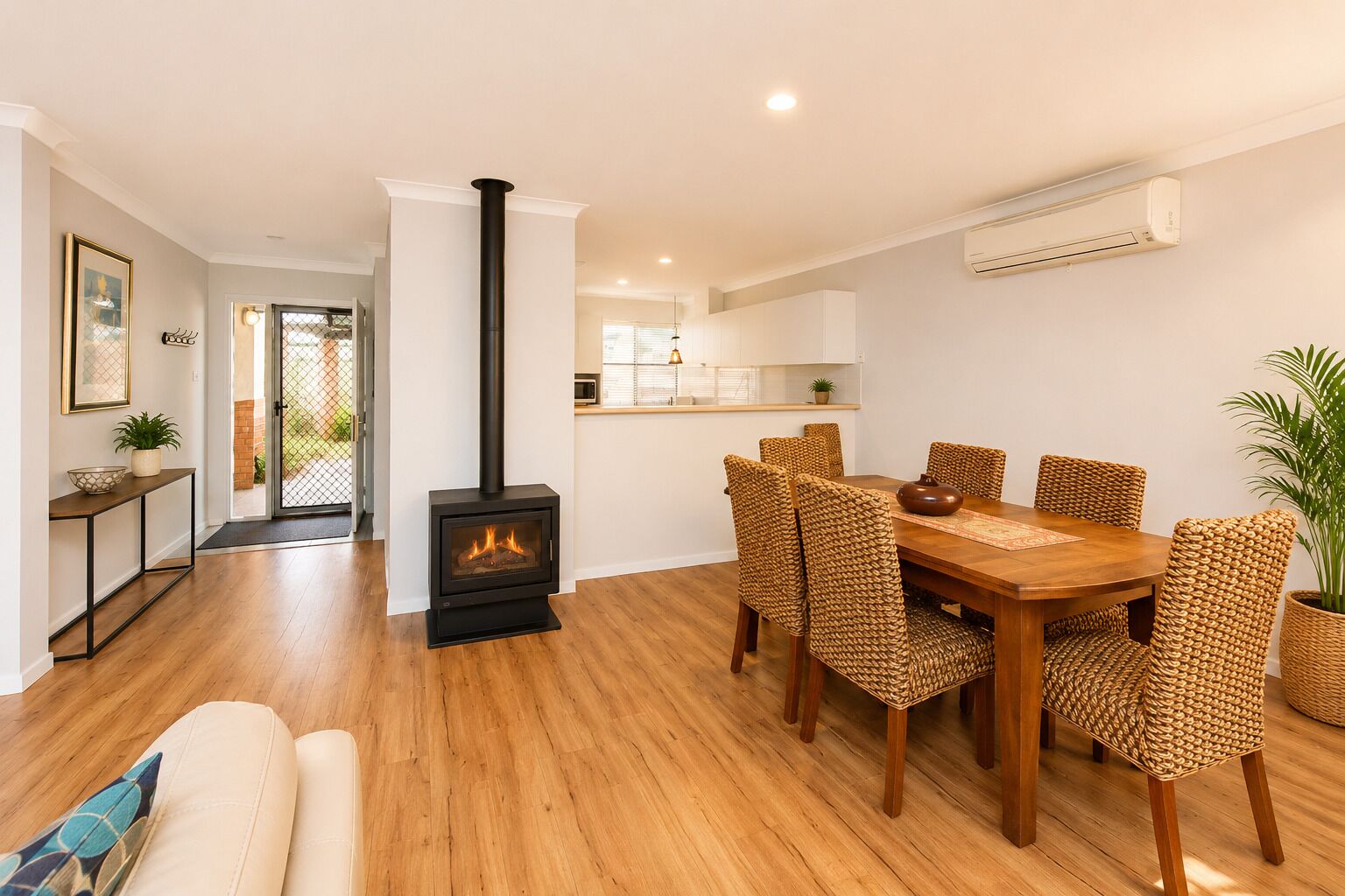 Comfort House, Multiple Beds, Non Smoking | Dining room