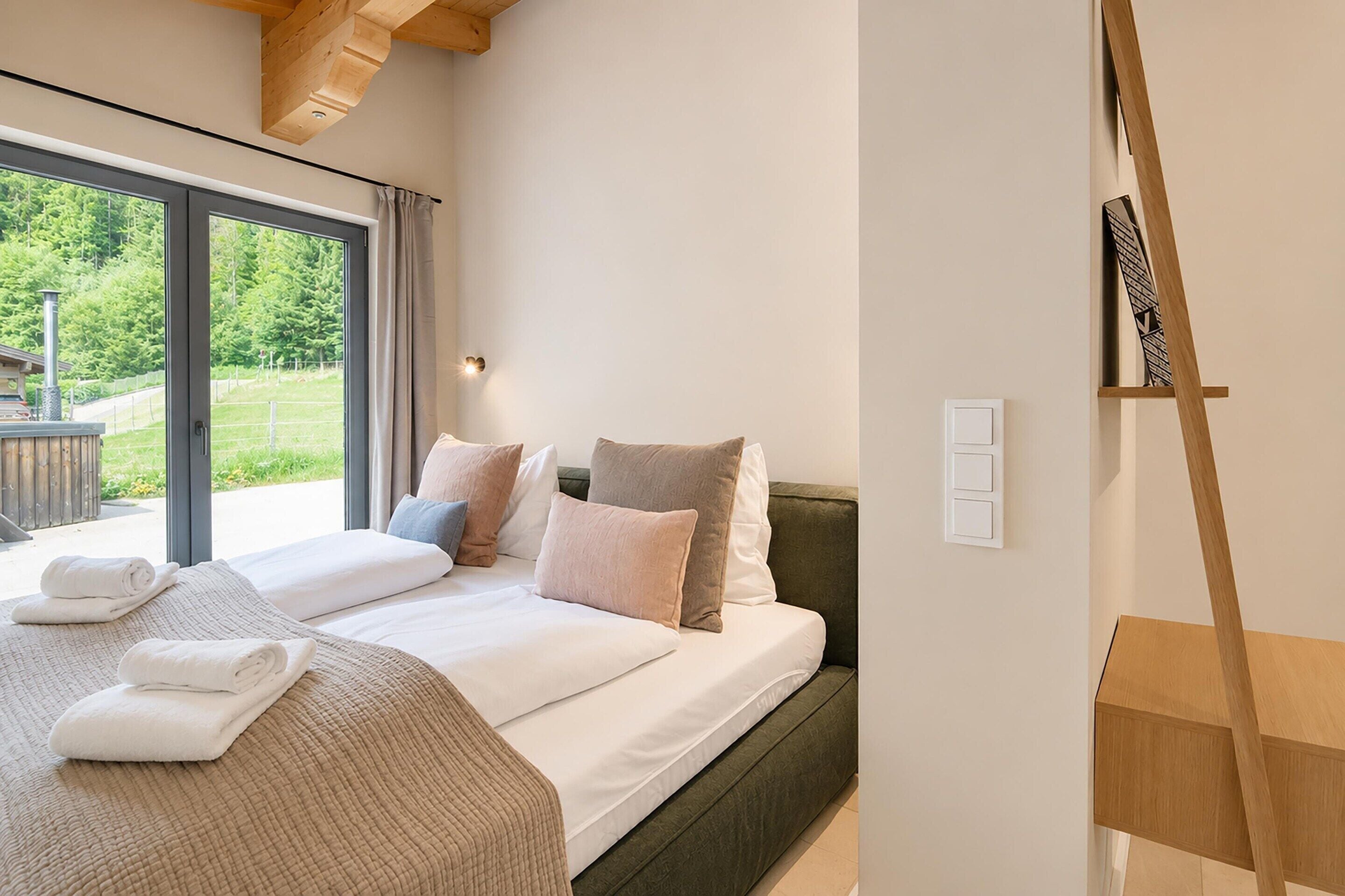 Chalet | 3 bedrooms, individually furnished, bed sheets