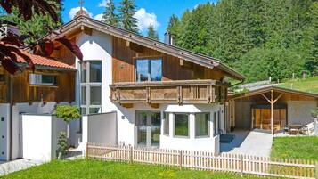 Chalet | Exterior