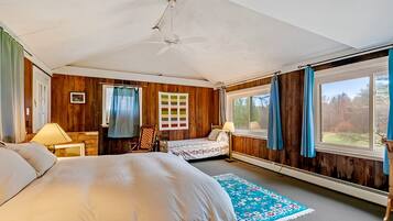 9 Schlafzimmer, Zimmersafe, Bügeleisen/Bügelbrett, Reisekinderbett