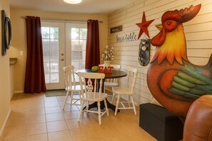 Dining - Farmhouse decor in Architect Gem (Albuquerque)