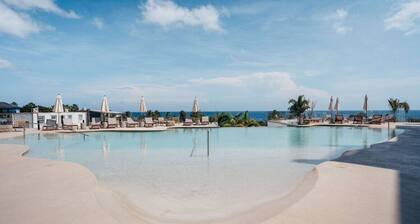 Oceanview 3BR Condo | ONE Mambo 23 by Bocobay