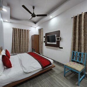 1 bedroom - Charming 1-bedroom hotel in Daryaganj,New Delhi with AC (New Delhi)