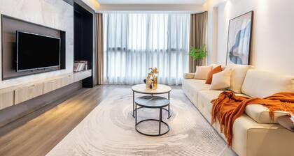 Sunny Abode 3Bedroom Located in Huangpu and 100 meters from the subway station