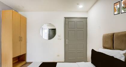 Super Townhouse Shahdara Near Yamuna Sports Complex