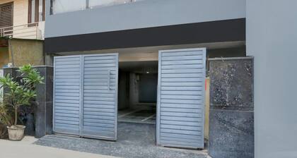 Super Townhouse Shahdara Near Yamuna Sports Complex