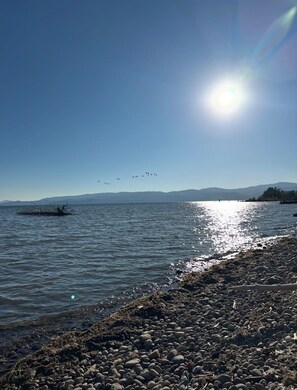 Beach towels - Cozy Mountain Retreat; Glacier National Park & Flathead Lake Escape! (Bigfork)