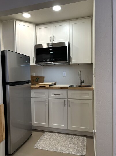 Eagles Nest, Cozy, Newly remodeled; walk to lake; short drive to Glacier Park
