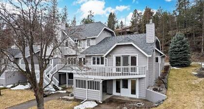 Cozy Mountain Retreat; Glacier National Park & Flathead Lake Escape!