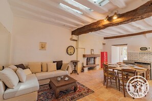 Smart TV, fireplace - Eco-gîte de la Chapelle (Brissac Loire Aubance)