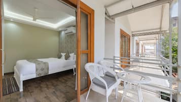 Premium Room, Balcony | Desk, blackout drapes, iron/ironing board, rollaway beds