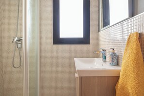 Family Penthouse, Multiple Bedrooms, 2 Bathrooms (Luxury Cala Blanca Walking To Beach) | Bathroom - Luxury Cala Blanca Walking To Beach (Mijas)