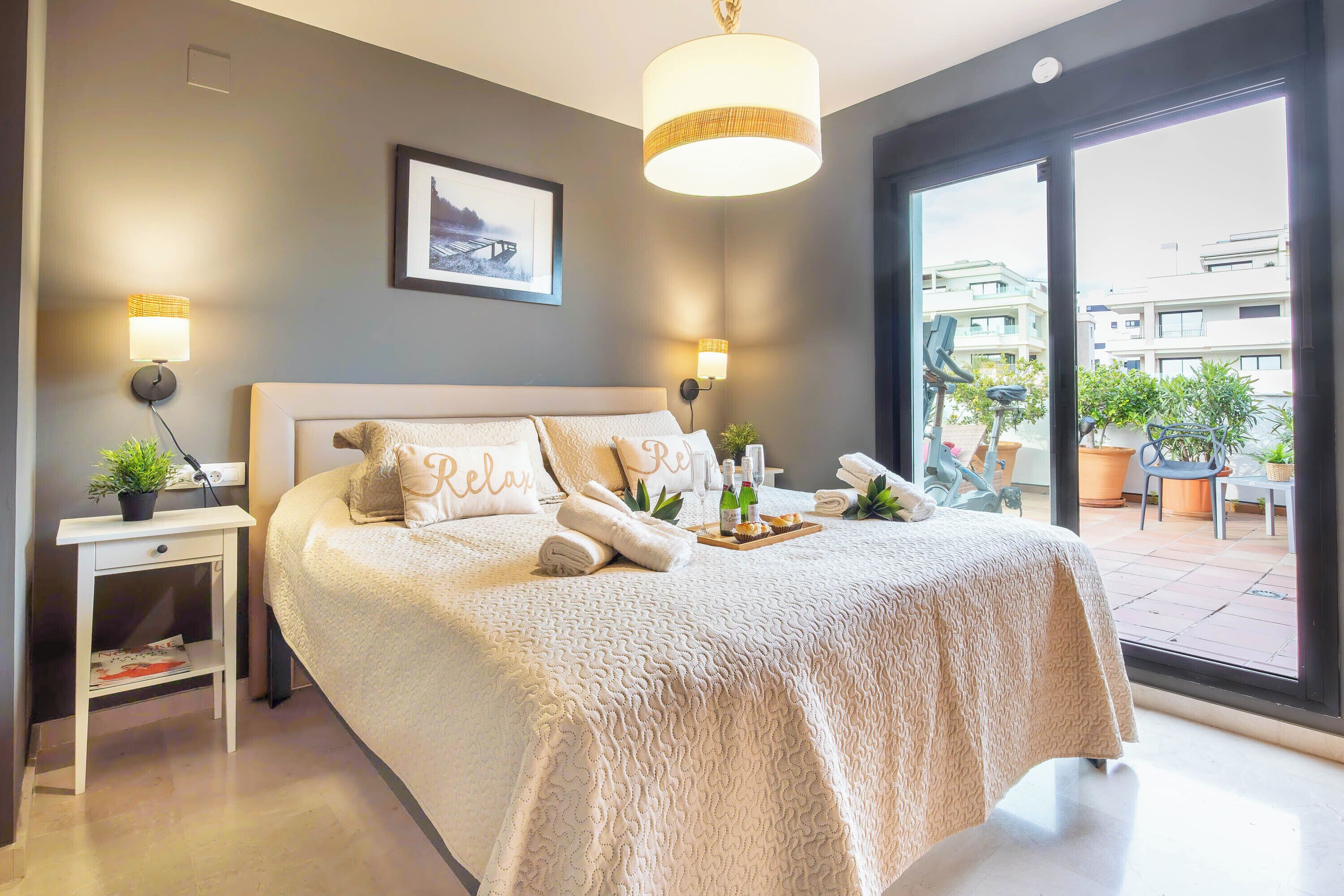 3 bedrooms, laptop workspace, iron/ironing board, free WiFi