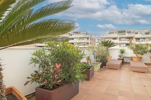 Family Penthouse, Multiple Bedrooms, 2 Bathrooms (Luxury Cala Blanca Walking To Beach) | Property grounds - Luxury Cala Blanca Walking To Beach (Mijas)