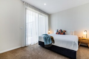 3 bedrooms, desk, iron/ironing board, travel cot