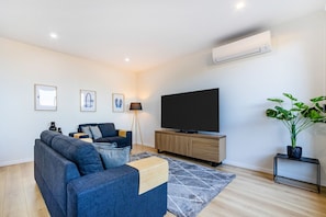 Smart TV, offices