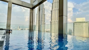 室外游泳池