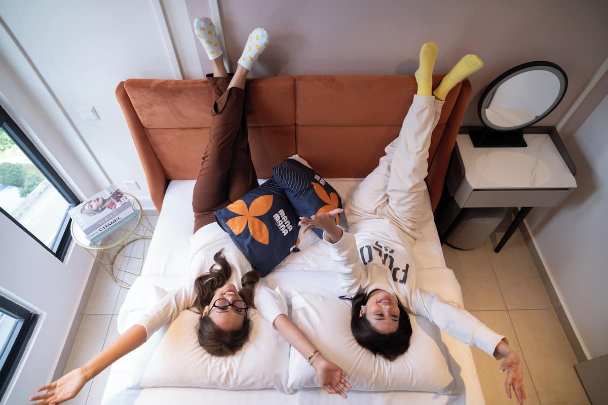 Paxtonz 2 Bedroom Suite | Desk, iron/ironing board, free WiFi