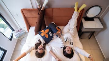 Suite, 2 Schlafzimmer (Paxtonz) | Schreibtisch, Bügeleisen/Bügelbrett, kostenloses WLAN