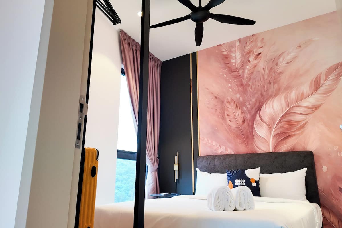 Paxtonz Superior 2 Bedroom Suite | 1 bedroom, desk, iron/ironing board, free WiFi