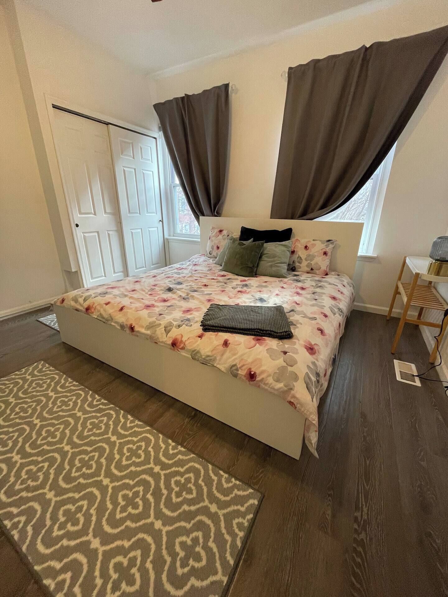 3 quartos, ferros/tábuas de passar roupa, Wi-Fi, roupa de cama