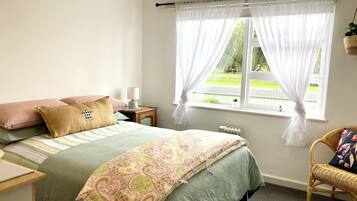 4 bedrooms, desk, iron/ironing board, travel cot