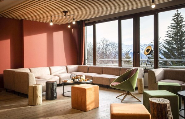 Apartment | Living area