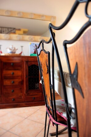 4 bedrooms, WiFi, bed sheets