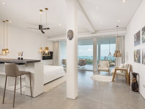 Villa, Sea View | 4 bedrooms, in-room safe, free WiFi