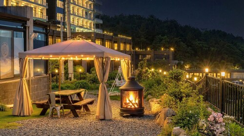 Yeosu Wellstay Pool Villa