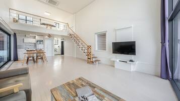Basic Room, 1 Bedroom (A201 (Loft-style / Spa)) | 1 bedroom, free WiFi