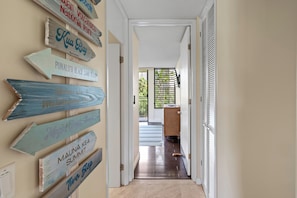 Interior - New Listing!  Beautifully remodeled! (Kailua-Kona)
