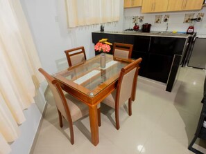 Apartment, 3 Bedrooms, Accessible, Smoking | Dining