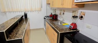 ํ๋ผํฌํ ์ ์๋ ๊ฐ๊ตฌ๊ฐ ์๋น๋ 3๋ฒ ๋๋ฃธ ์ํํธ๋จผํธ