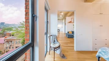 Appartement, uitzicht op stad | 1 slaapkamer, verduisterende gordijnen, een strijkplank/strijkijzer