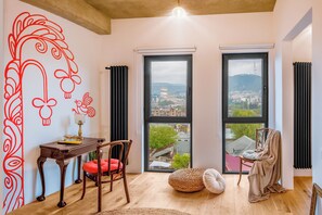 公寓, 城市景觀 | 1 間臥室、遮光布/窗簾、熨斗/熨衣板、免費無線  上網