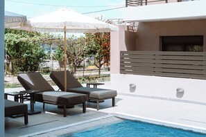 Pool - Seaside Suite 4 -Modern & Comfort (Episkopos)