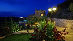 Villa, fumeurs | 9 chambres, chambres insonorisées