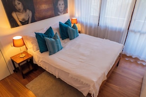 2 chambres, fer et planche à repasser, Wi-Fi, draps fournis