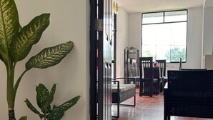 Apartemen, 3 kamar tidur, akses difabel, Boleh Merokok | Ruang keluarga
