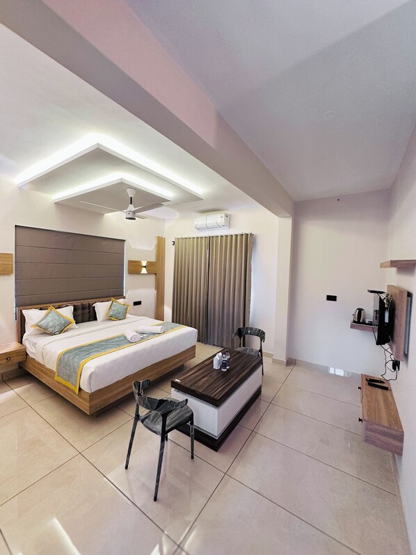 Deluxe Double Room, City View