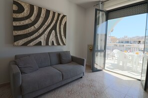 Talo, 1 makuuhuone, tupakointi sallittu, parveke | Olohuone