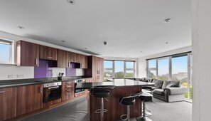 아파트 (Multiple Bedrooms) | 내부