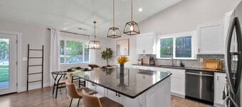 Summer Retreat | Best Pool by Mary Lake +EV Charge