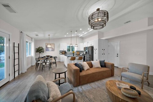 Summer Retreat | Best Pool by Mary Lake +EV Charge