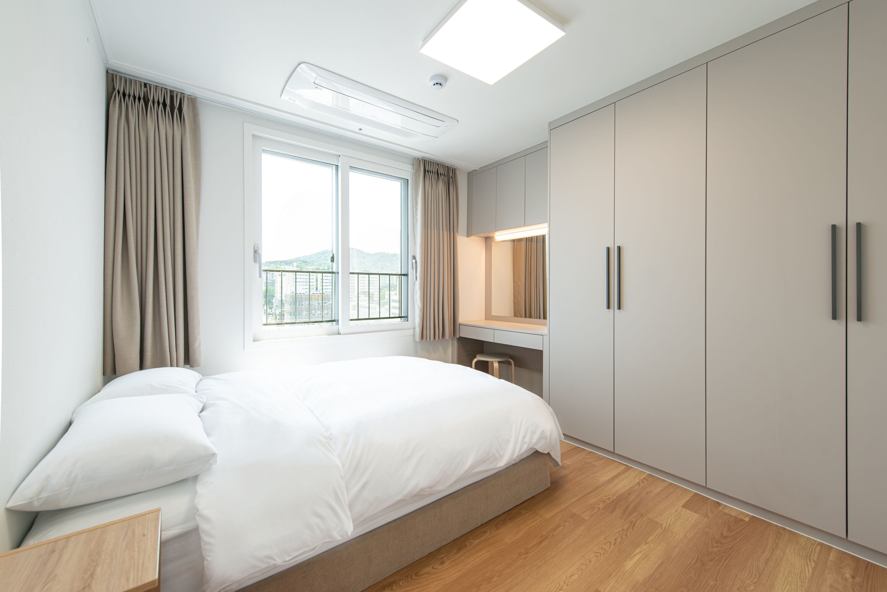 Blackout drapes, iron/ironing board, free WiFi