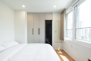Verdunkelungsvorhänge, Bügeleisen/Bügelbrett, kostenloses WLAN